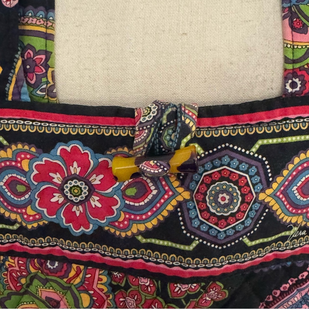 👜 Vera Bradley Quilted Floral Tote Bag - Picture 2 of 7